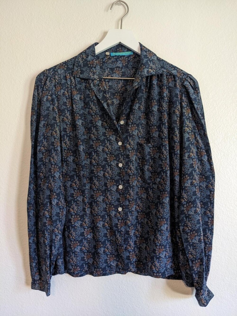 Stunning Vintage Silk Blouse - 40/8